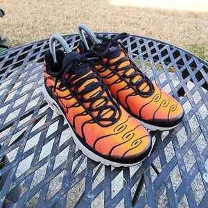 Nike Air Max Plus Sunset 🌅 6Y Women 7.5 Black/Pimento-Bright Ceramic BV7426-001